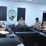 सड़क दुर्घटनाओं में कमी लाने ठोस कार्ययोजना पर जोर, कलेक्टर-एसएसपी ने की समीक्षा