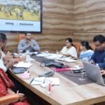 राजस्व प्रकरणों के निराकरण में तेजी लाने पूरी सक्रियता के साथ कार्य करें: कलेक्टर